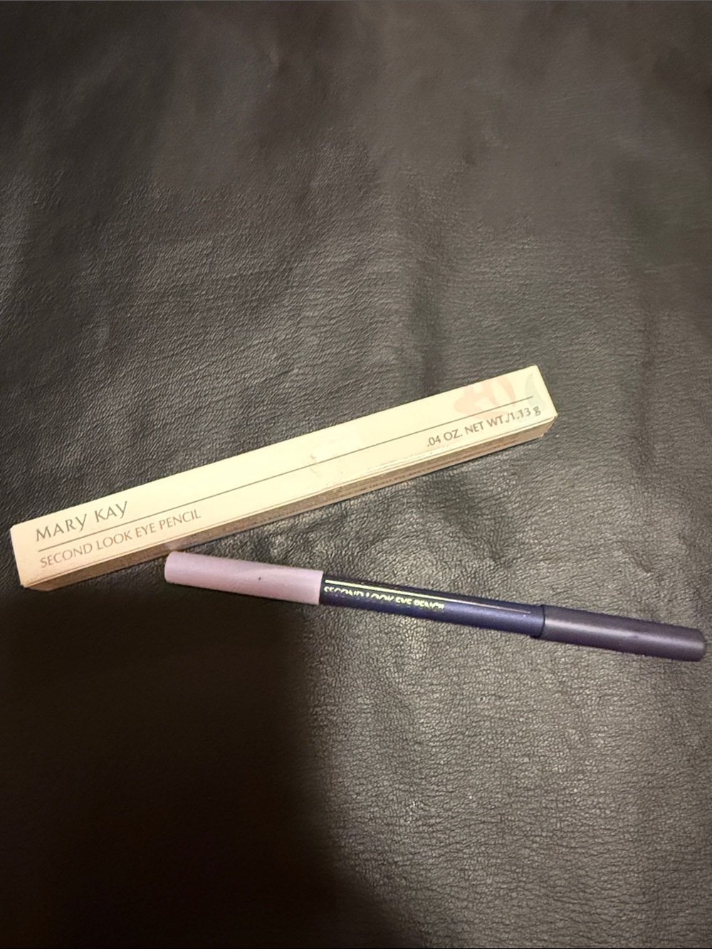 In Vogue Violet Dual Mary Kay Second Look Eye Pencil